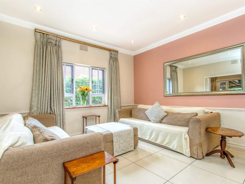 3 Bedroom Family Home with a Garden Cottage - Photo 4