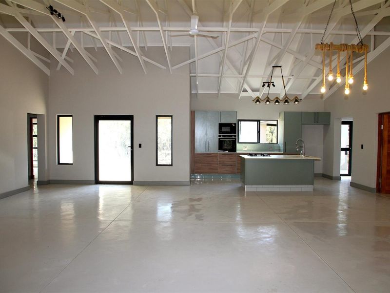 Brand-New Home in Moditlo Wildlife Estate. - Photo 6