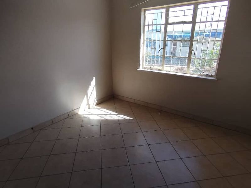 Spacious family home with income-generating flats - for Sale!! - Photo 7