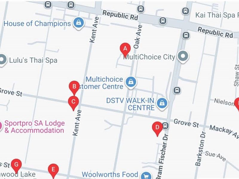 Move-In Ready: Modern Offices in Thriving Commercial Hub ! - Photo 2