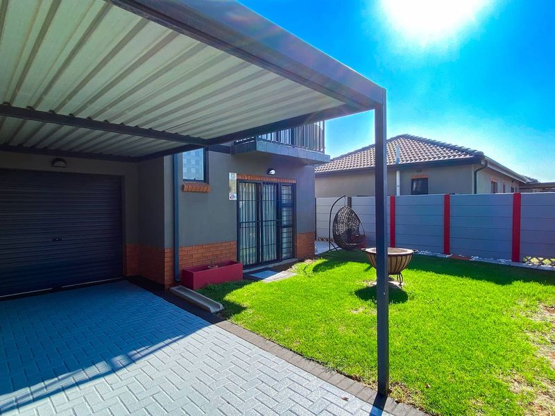 A Modern 3 Bedroom Double-Storey Family Home in Leopard’s Rest - Photo 1