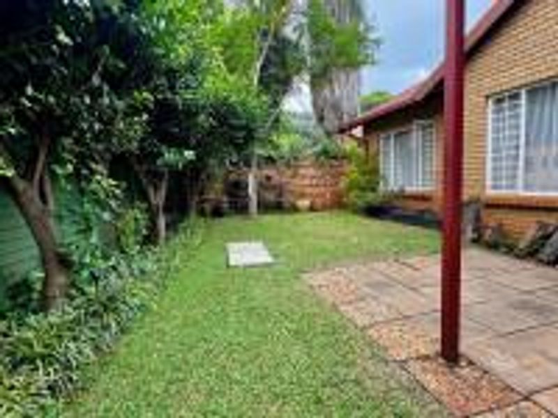 Fabulous Three bedroom House for  in Die Wilgers - Photo 2