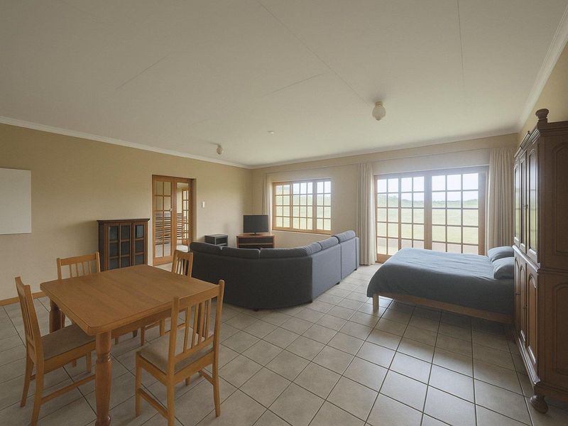 Discover Comfort & Style: Your Dream Home Awaits! - Photo 6