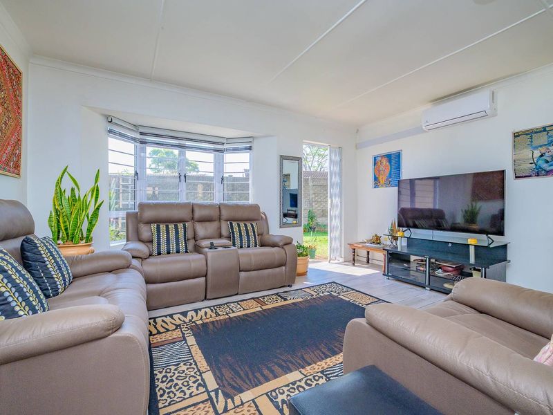 2 Bed Simplex in Secure Complex - Photo 4