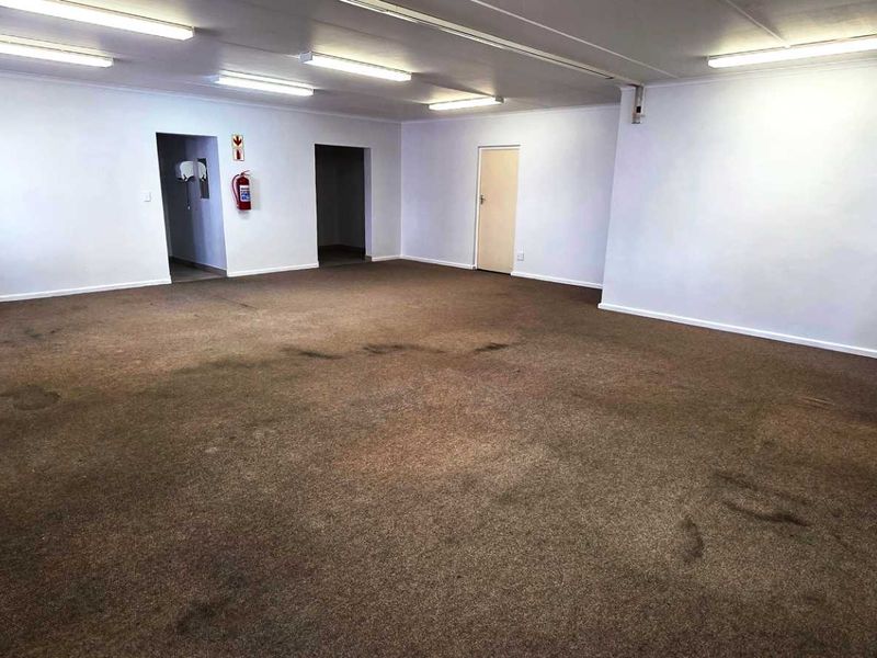 Ground Floor Office in Westlake Business Park - Photo 3