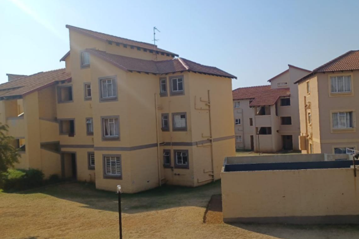 "Modern Comfort & Security in a 3-Bedroom Haven!" - Photo 2