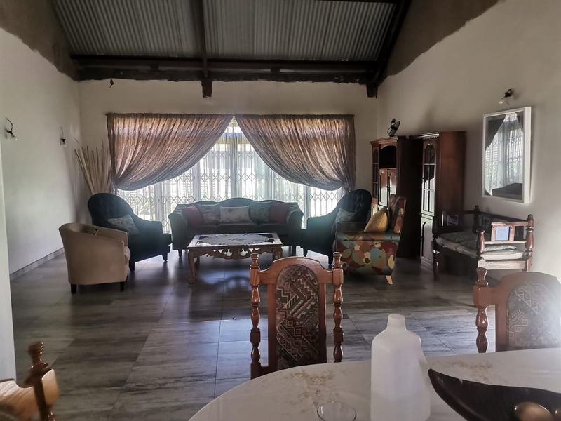 4 Bedroom House For Sale in Vanderbijlpark CE 4 - Photo 3