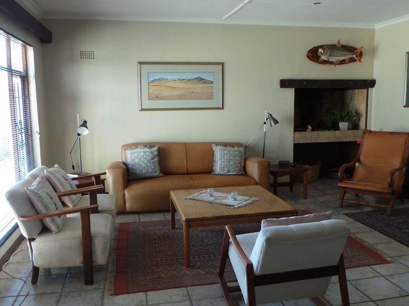 Well located Home close to Private School and Park - Photo 2