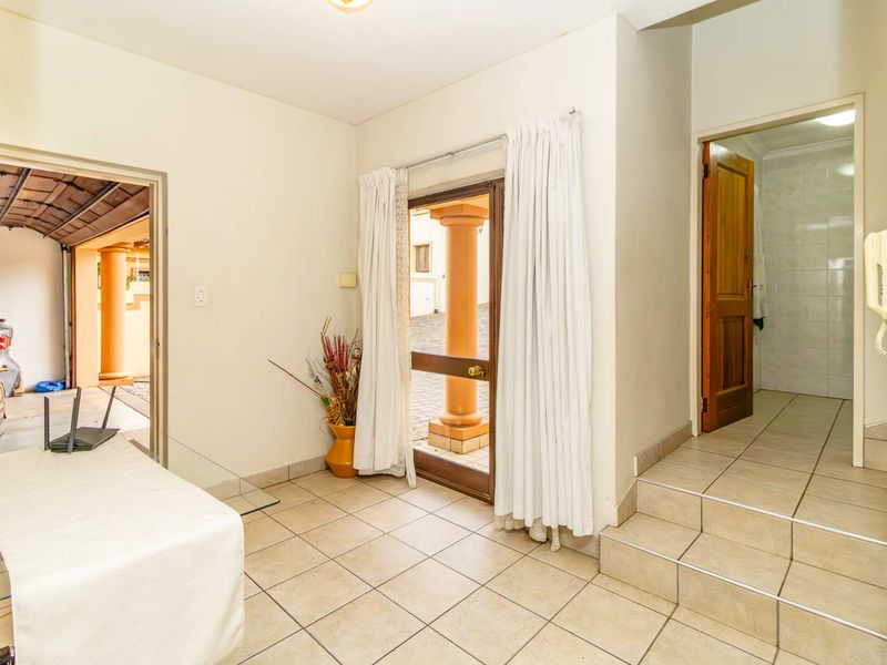 Spacious Family Cluster in Secure, Established Estate! - Photo 2