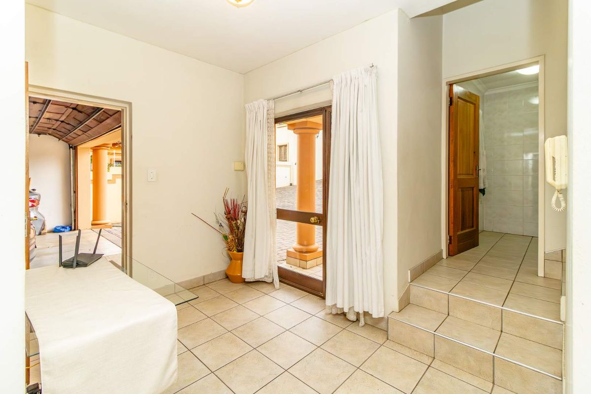 Spacious Family Cluster in Secure, Established Estate! - Photo 2