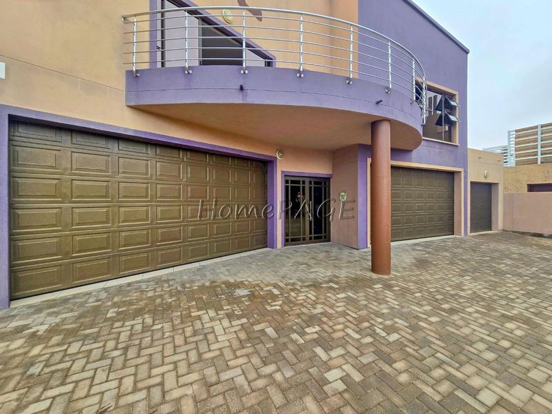 Long Beach, Walvis Bay:  4 Bedroom Property with 6-car garages for sale - Photo 2