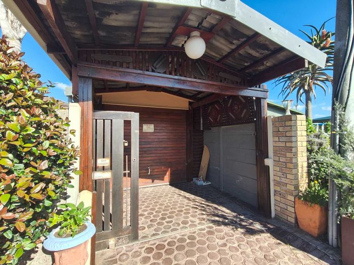 Property #2514550, Apartment Rental Monthly in Mossel Bay Central