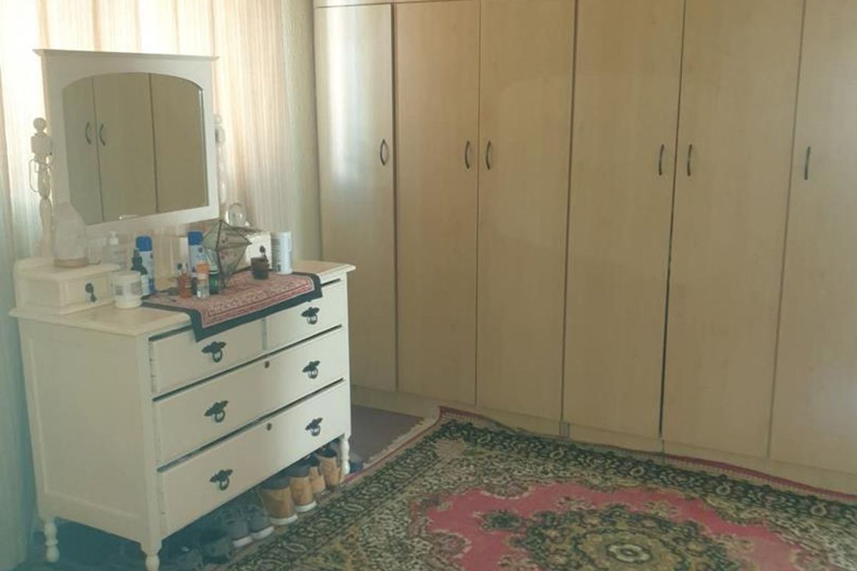 FAMILY HOME FOR SALE IN HOCHLANDPARK - Photo 3