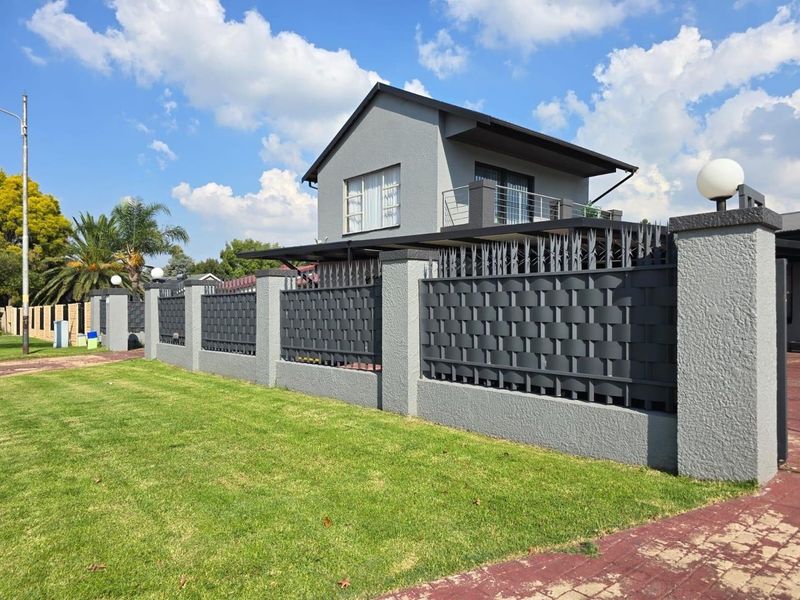 House For Sale in Raceview, Alberton - Photo 2