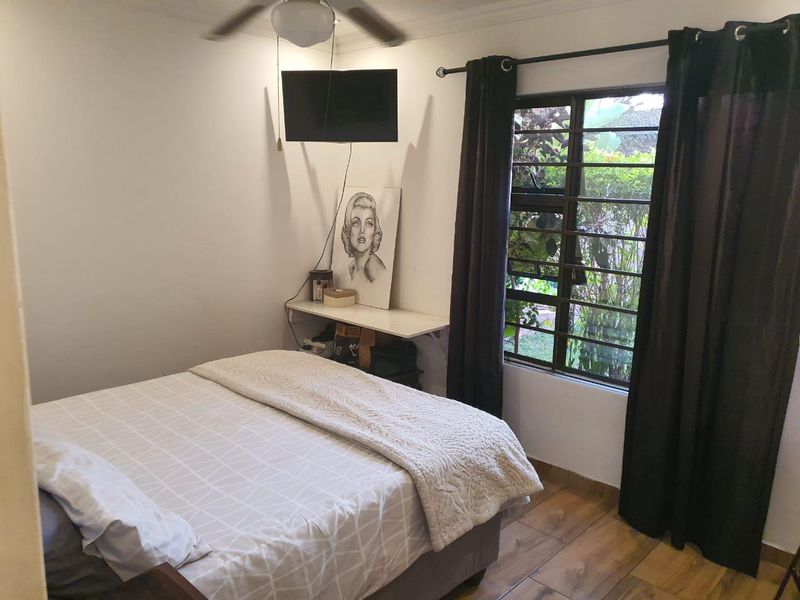 Modern 2-Bedroom Rental in Birdswood with Jacuzzi - Photo 6