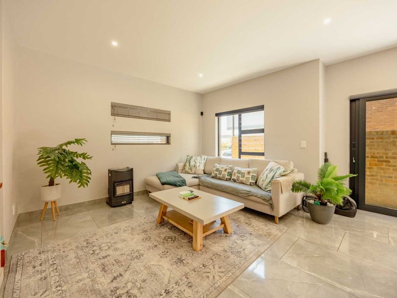 MODERN, SECURE & STYLISH LIVING – THE PERFECT LOCK-UP-AND-GO HOME** - Photo 8