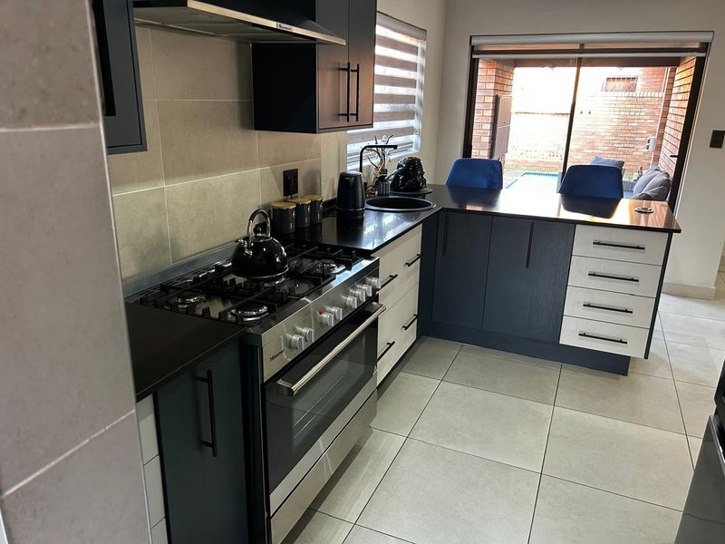 Stunning Facebrick Cluster for rent - Photo 6