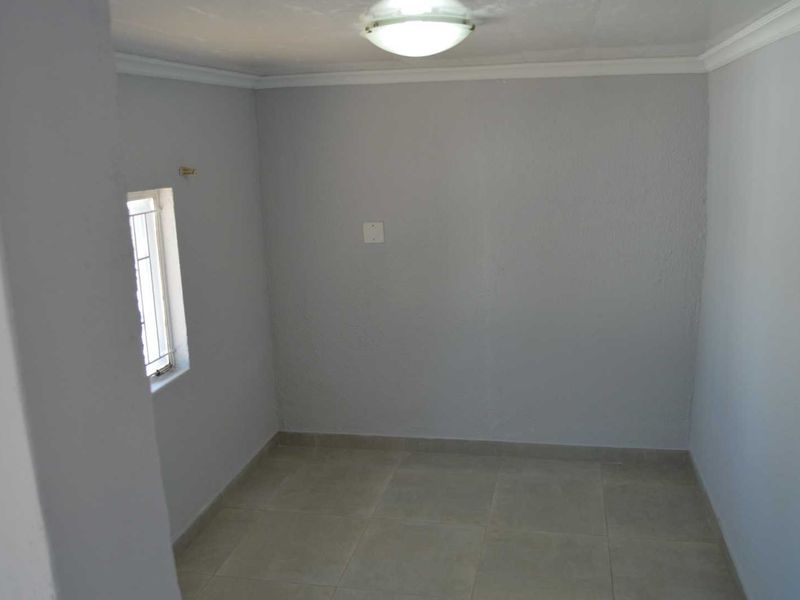 Modern 5 Bedroom Family Home For Sale  in Mulbarton. - Photo 8