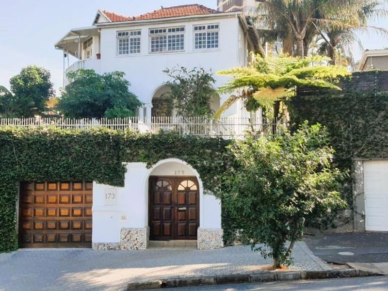 Stunning Double-Storey House with City and Sea Views in Musgrave - Photo 3