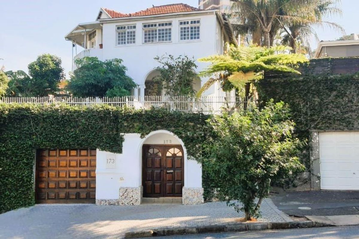 Stunning Double-Storey House with City and Sea Views in Musgrave - Photo 3