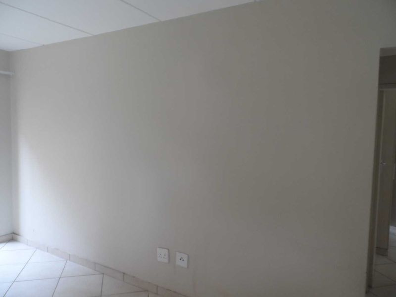 2 BEDROOM FLAT TO RENT IN PHILIP NEL PARK - Photo 10