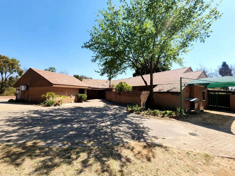 Fantastic income-generating agricultural property with general store trading rights in the heart of Glenferness AH. - Photo 5