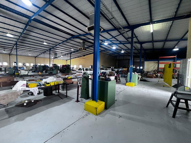 Prime warehouse in Prosperita for sale! - Photo 9