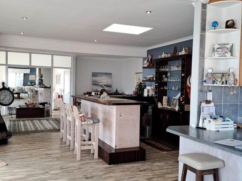 Dream Beach House in Swakopmund: Coastal Luxury Meets Family Comfort - Photo 8