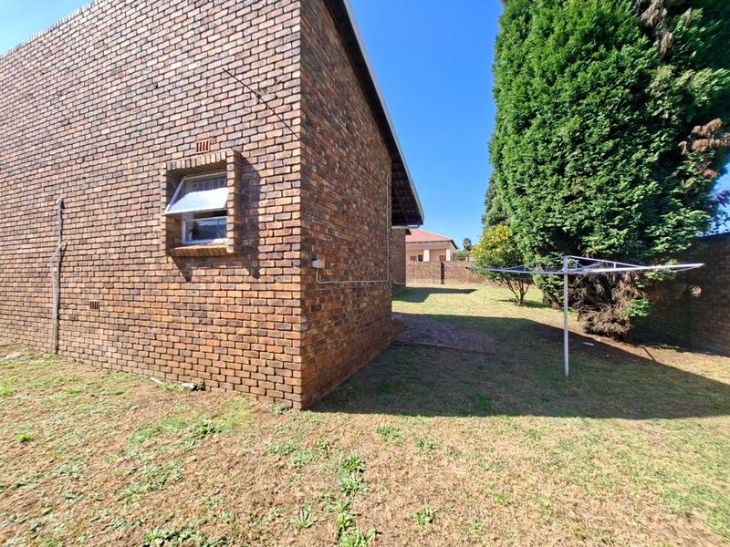 3 Bedroom/2 Bathroom Family Home - Photo 6