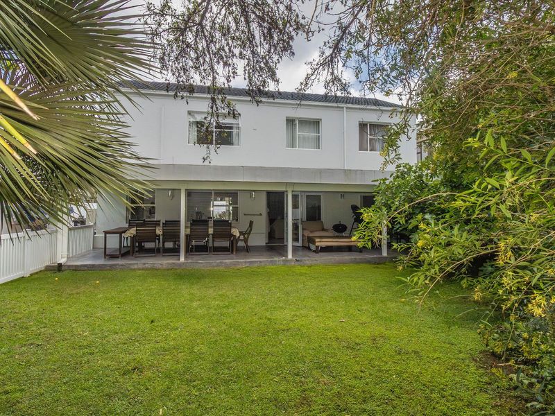 Lovely three bedroom duplex in a safe secure Estate - Photo 1