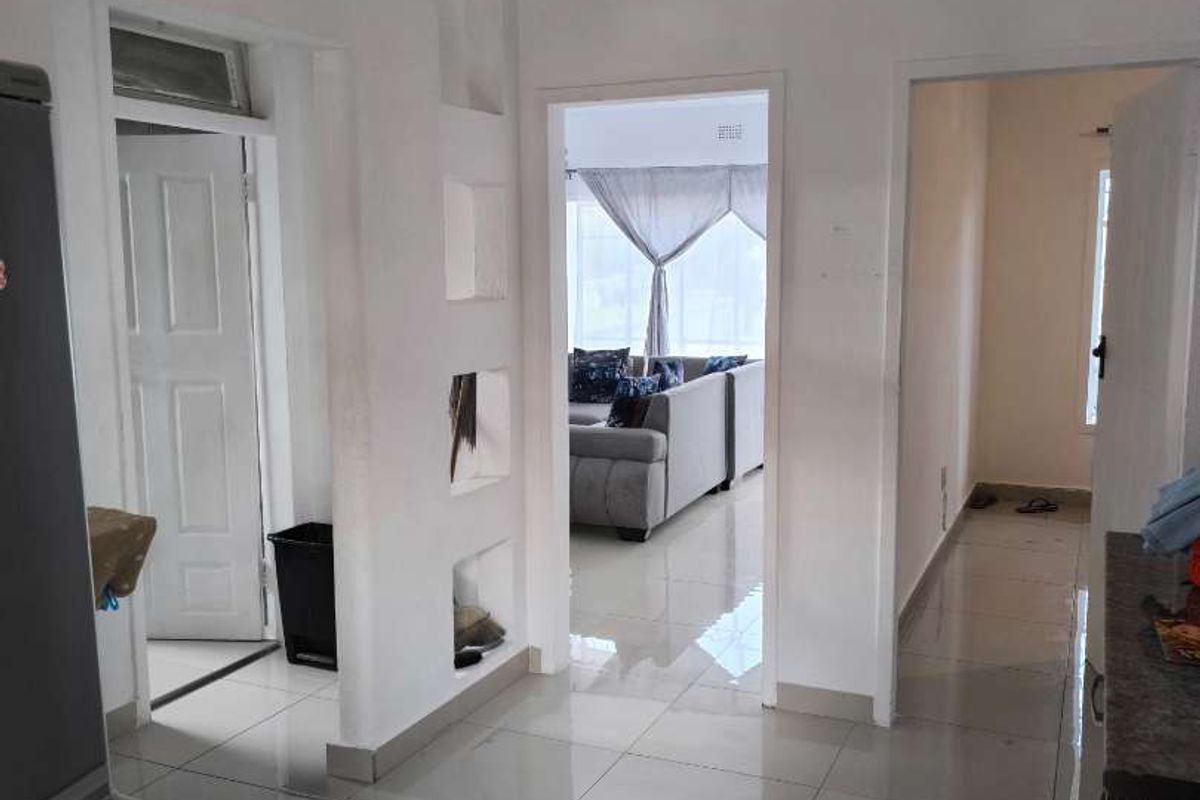 CALLING ALL INVESTORS - STUNNING SPACIOUS APARTMENT !! - Photo 4