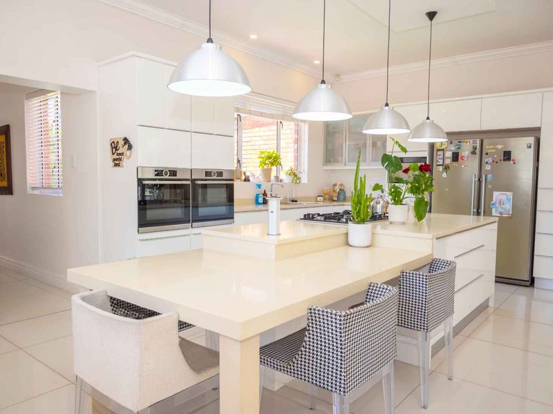 Spectacular Walmer Home - Photo 3