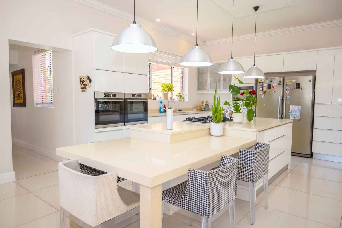 Spectacular Walmer Home - Photo 3