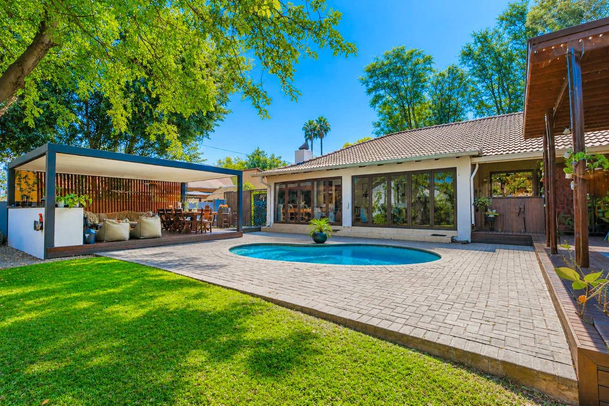 Warm & Inviting 4-Bedroom Home with Modern Amenities Included - Photo 3