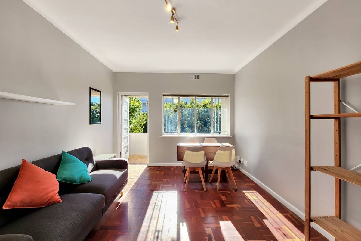 Fabulous flat just off Kloof Street - Photo 4