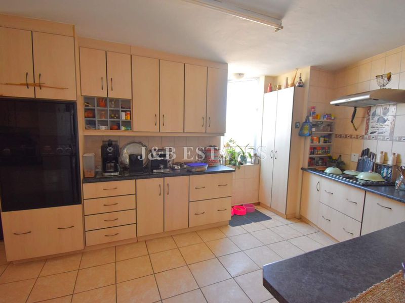 Double-Storey Family House - Photo 5