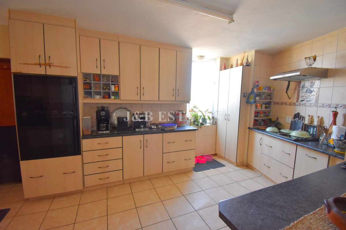 Double-Storey Family House - Photo 5