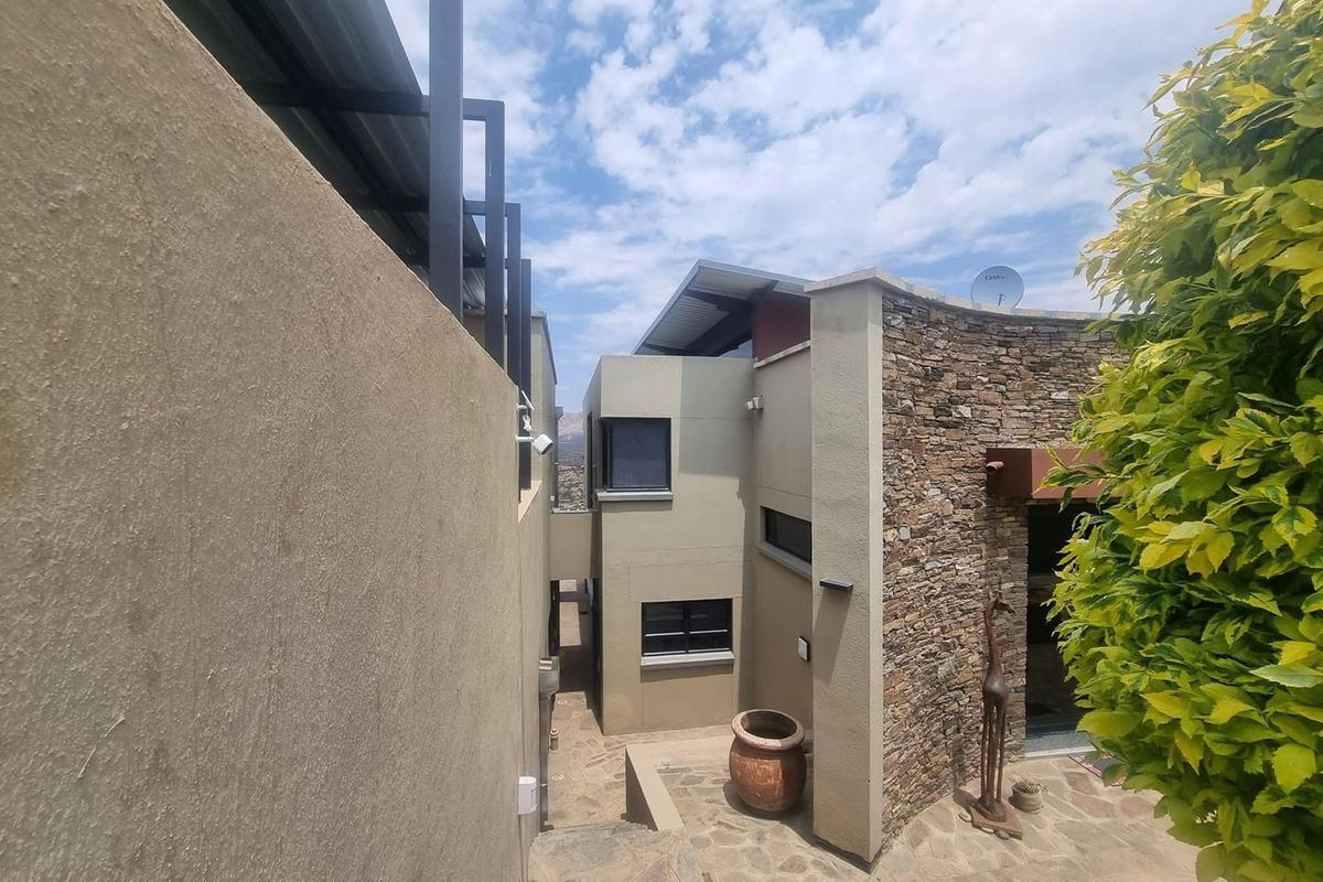 FOR SALE HENNING VILLAGE BEAUTIFUL MODERN UNIT - Photo 2