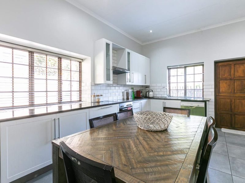 HOME IN THE HEART OF ROSEBANK - Photo 9