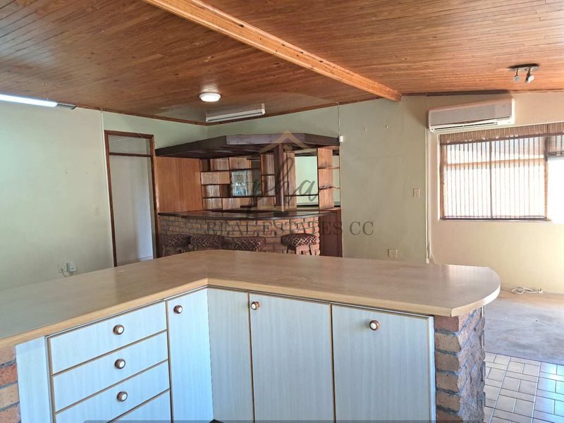 4 Bedr Family home with pool for sale in Walvis Bay for N$2 950 000.00 - Photo 9