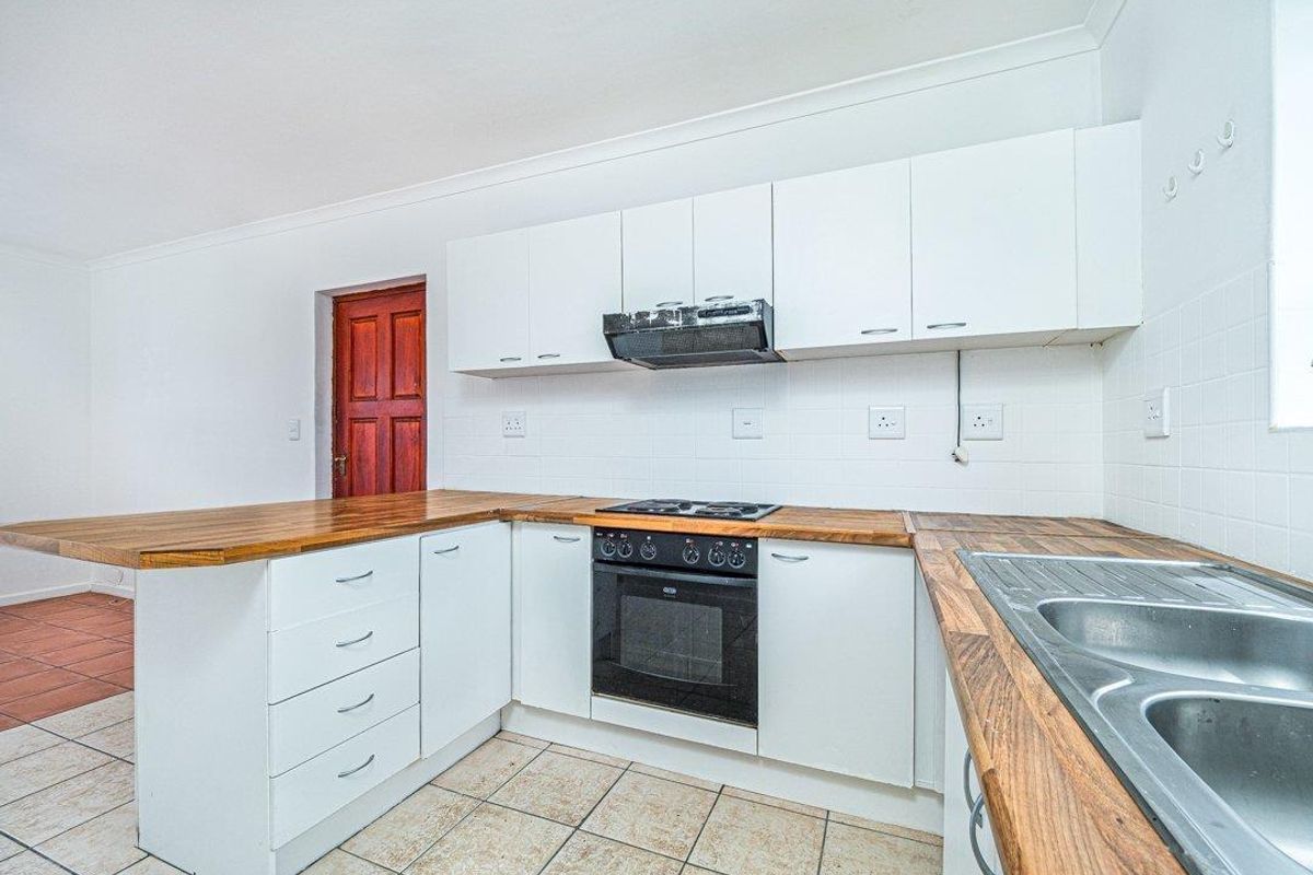 Stylish 2-Bedroom Apartment on the 2nd Floor - Photo 5