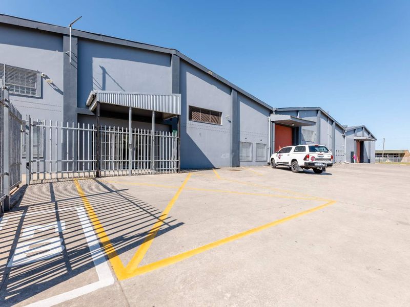CALLING ALL INVESTORS – LARGE COMMERCIAL BUILDING FOR SALE IN GEORGE INDUSTRIA - Photo 5