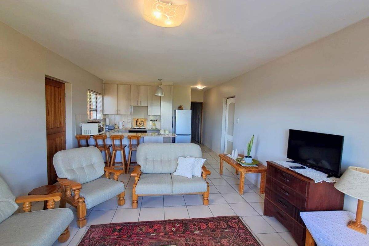 One Bedroom Apartment - Fully furnished, no PETS, no CHILDREN, IDEAL FOR ONE PERSON - Photo 2