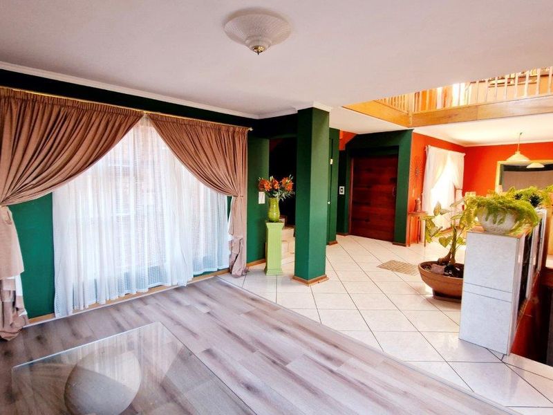 DON'T MISS OUT ON THIS AMAZING FAMILY HOME!!! - Photo 8