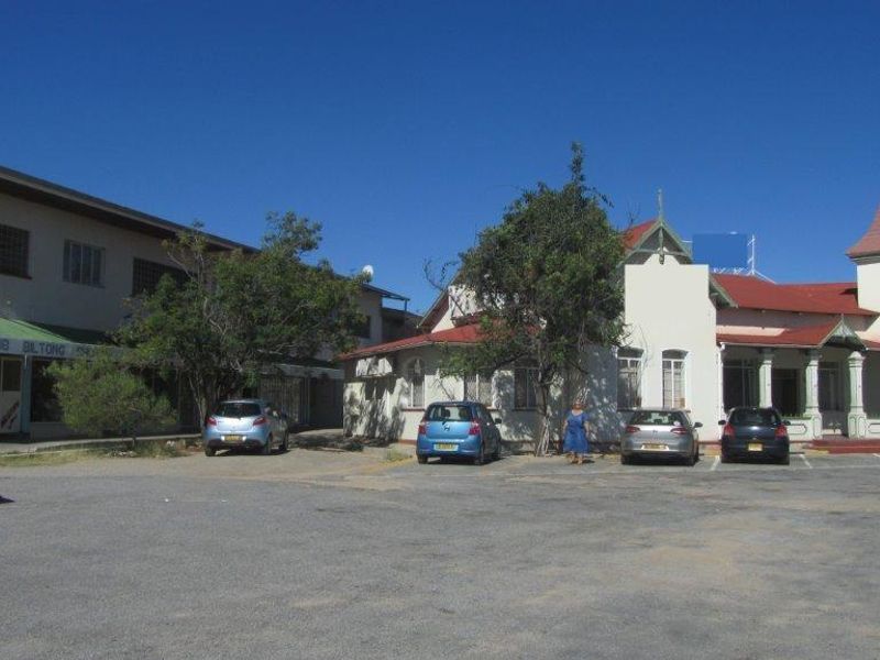Property in prime Position in the heart of Karibib for Investors - Photo 6