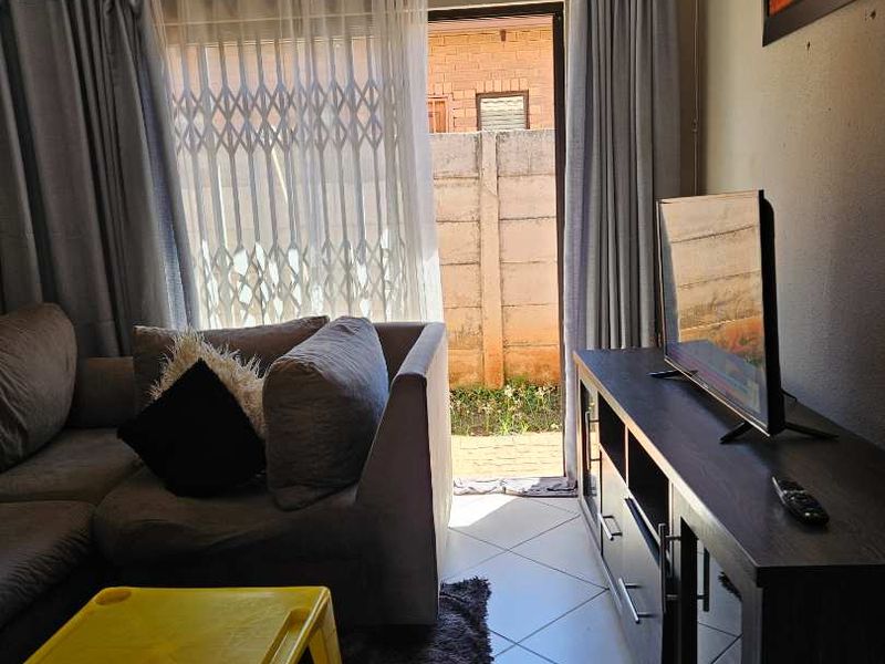 3 bedroom town house for sale - Photo 8