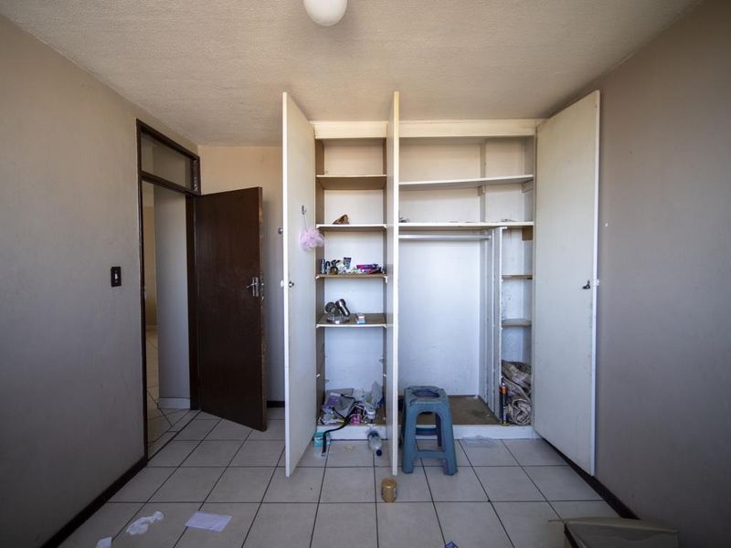 3 Bedroom Apartment - Photo 4