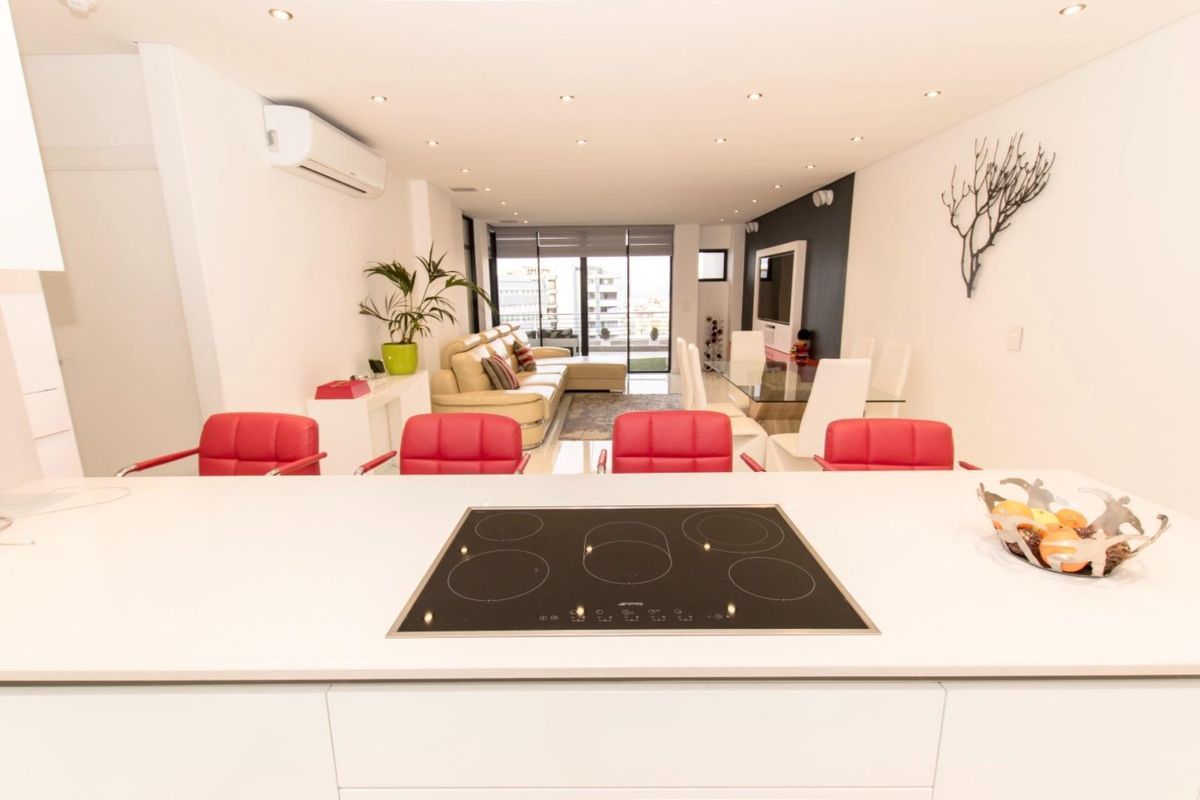 Stunning 2-Bedroom, 2-Bathroom Apartment with Expansive Balcony - Photo 5