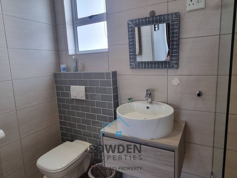 Ocean Views and Modern Comfort in Swakopmund! - Photo 9