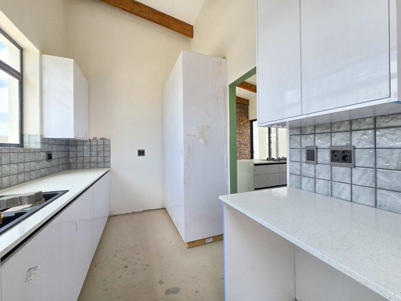 Embrace luxurious coastal living in Skulpiesbaai Estate. - Photo 9